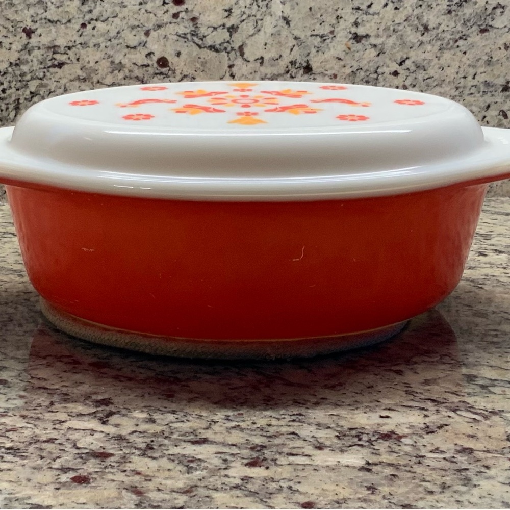 PYREX Friendship Casserole Dish with Opal lid